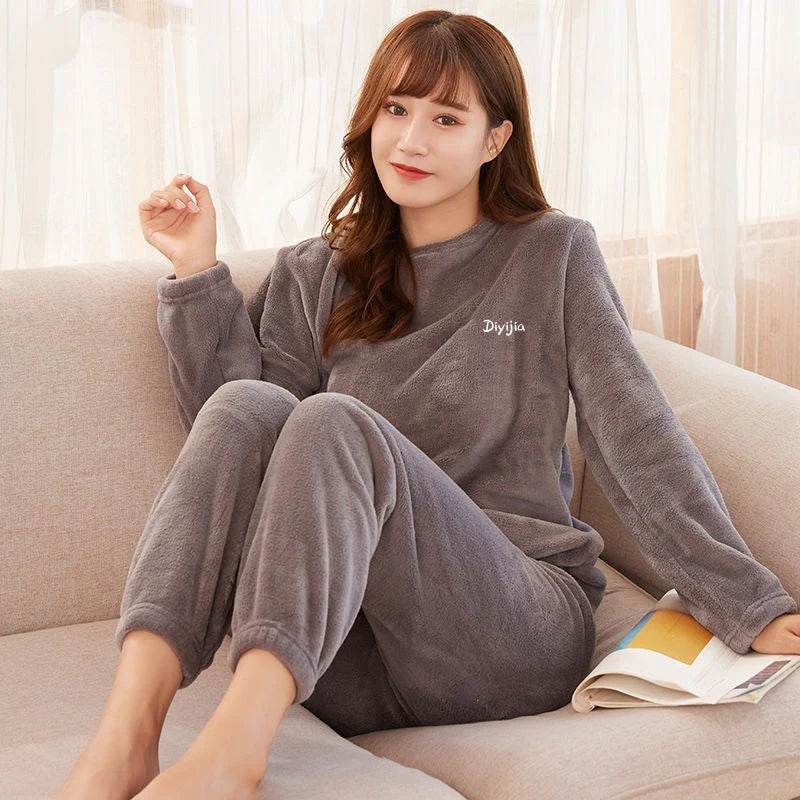 Luna Luxe – Women’s Pajama Set with Elegant Design and Supreme Comfort