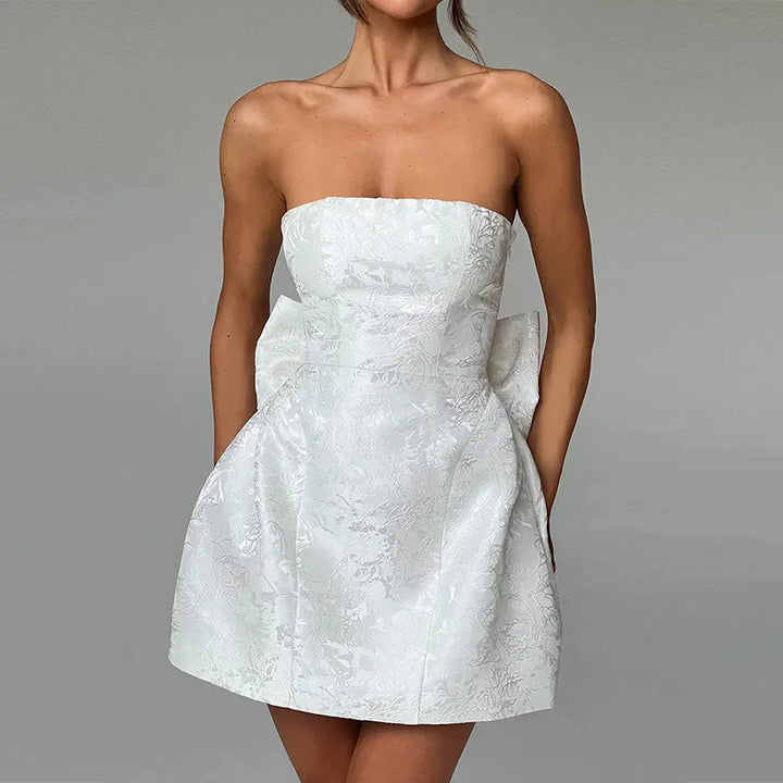 LuxeCharm – Elegant Halter Dress for Evenings