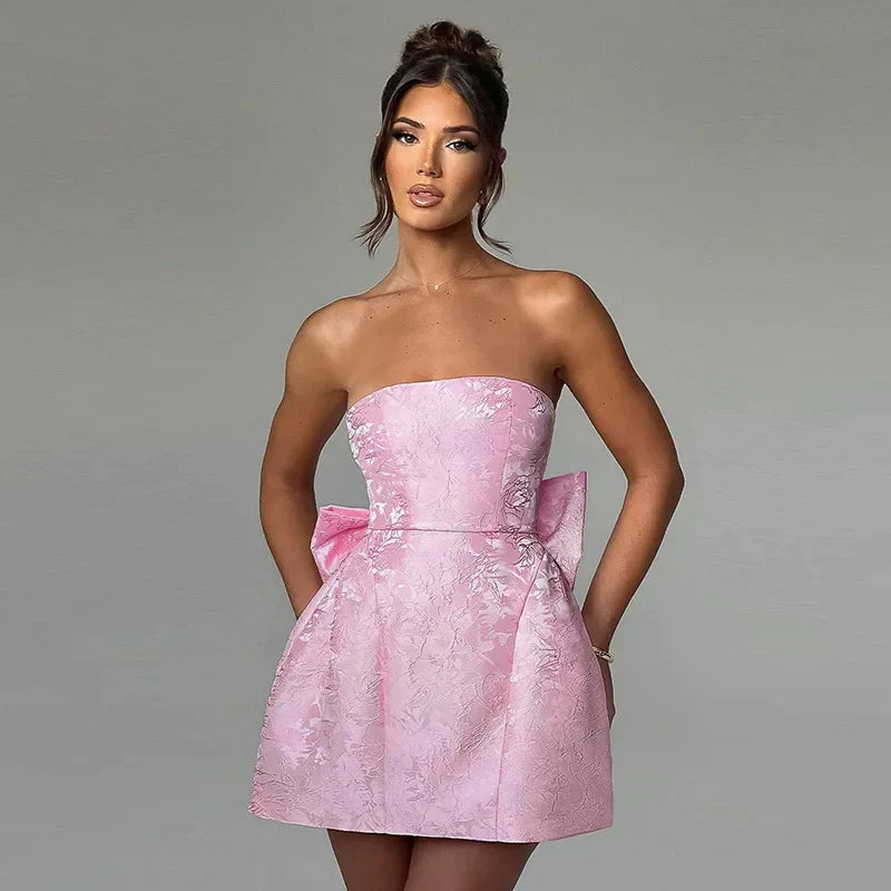LuxeCharm – Elegant Halter Dress for Evenings