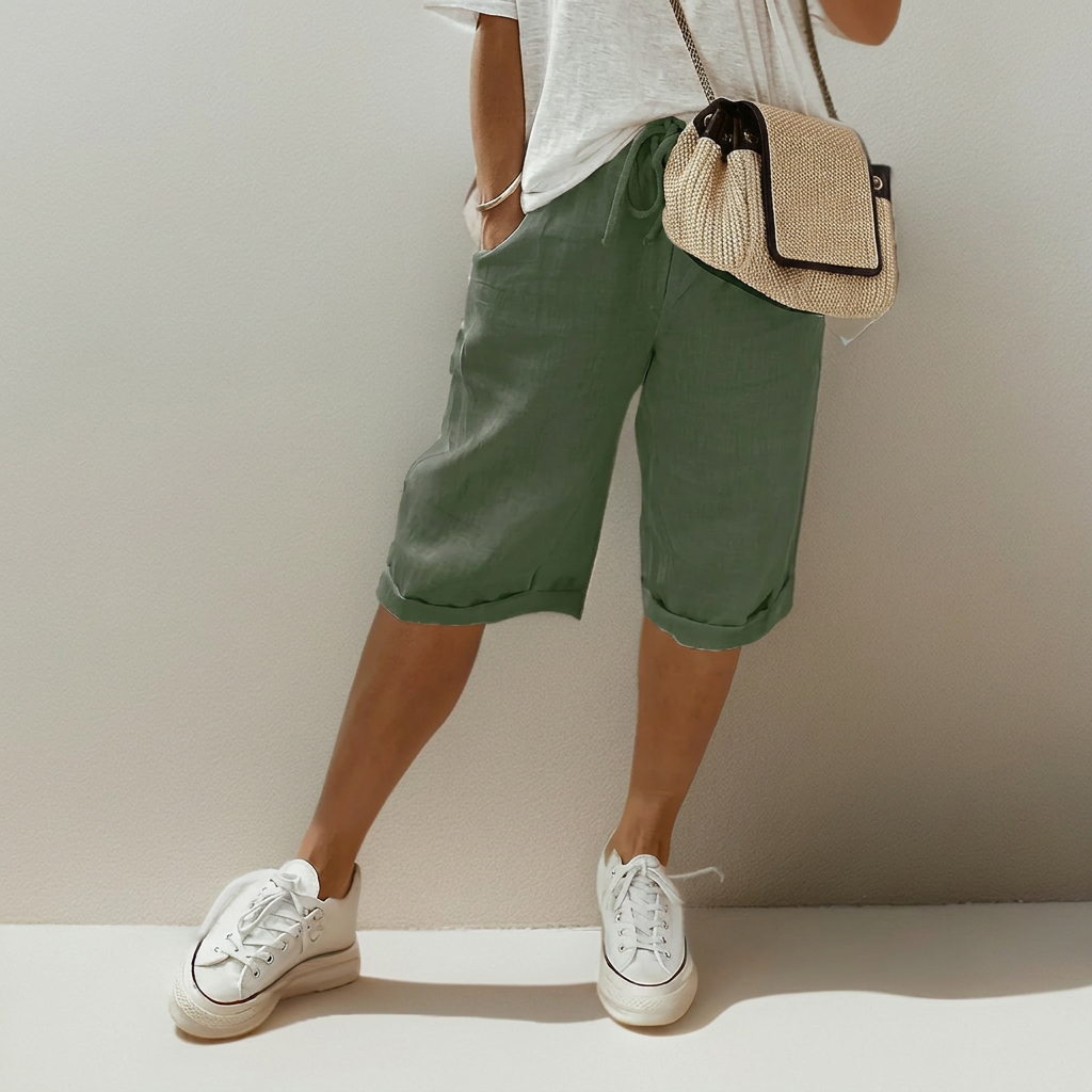 Loose-fitting shorts with drawstring